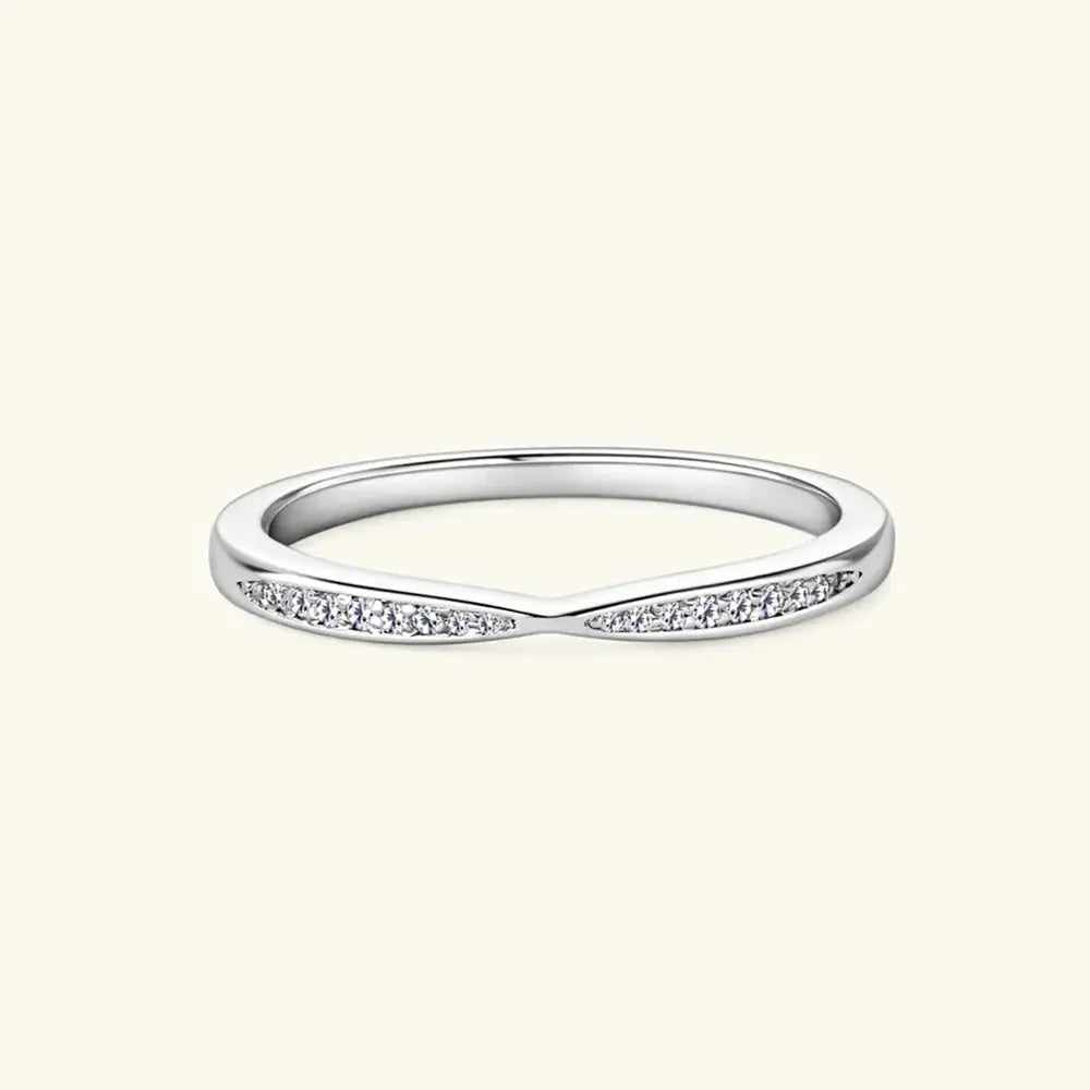925 sterling silver moissanite ring featuring a sparkling center stone, elegant jewelry piece for sophisticated style.