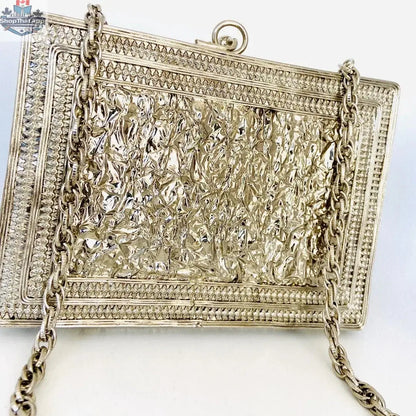 LYLA Gold Clutch bag - Shopthatapp.ca