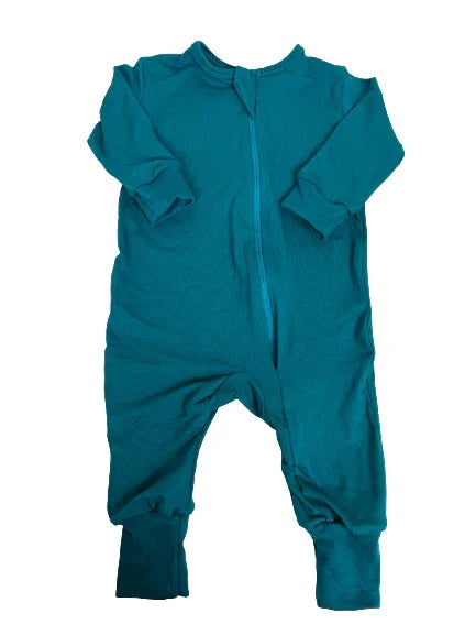 Emeraude green zip-up one-piece swimsuit by Creation Coco Lyly, featuring a sleek, solid color and front zipper detail.