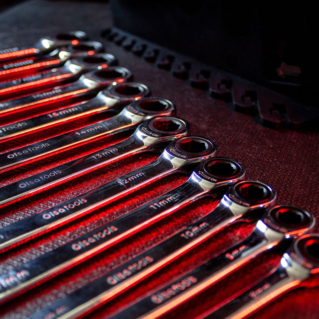 Ratcheting Wrench Set with Magnetic Wrench Organizer