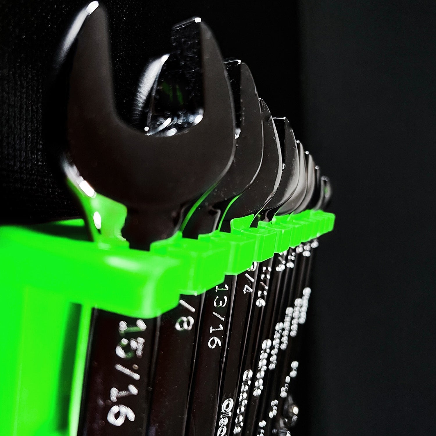 Magnetic Tool Organizer - Durable Magnetic Wrench Holder for Efficient Workspace Management