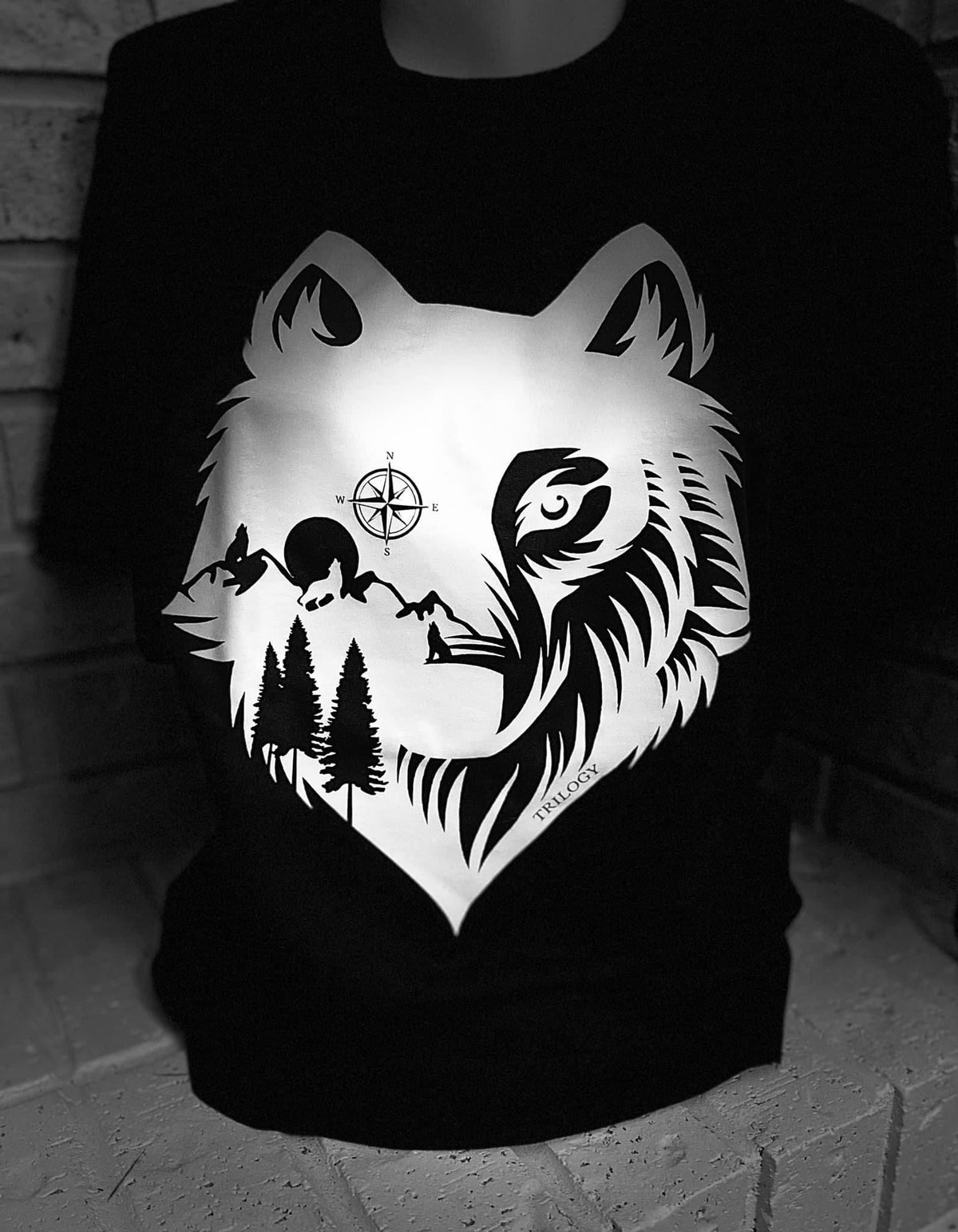 Wolf T-shirt--www.Shopthatapp.ca-RusticGirls.Trilogy