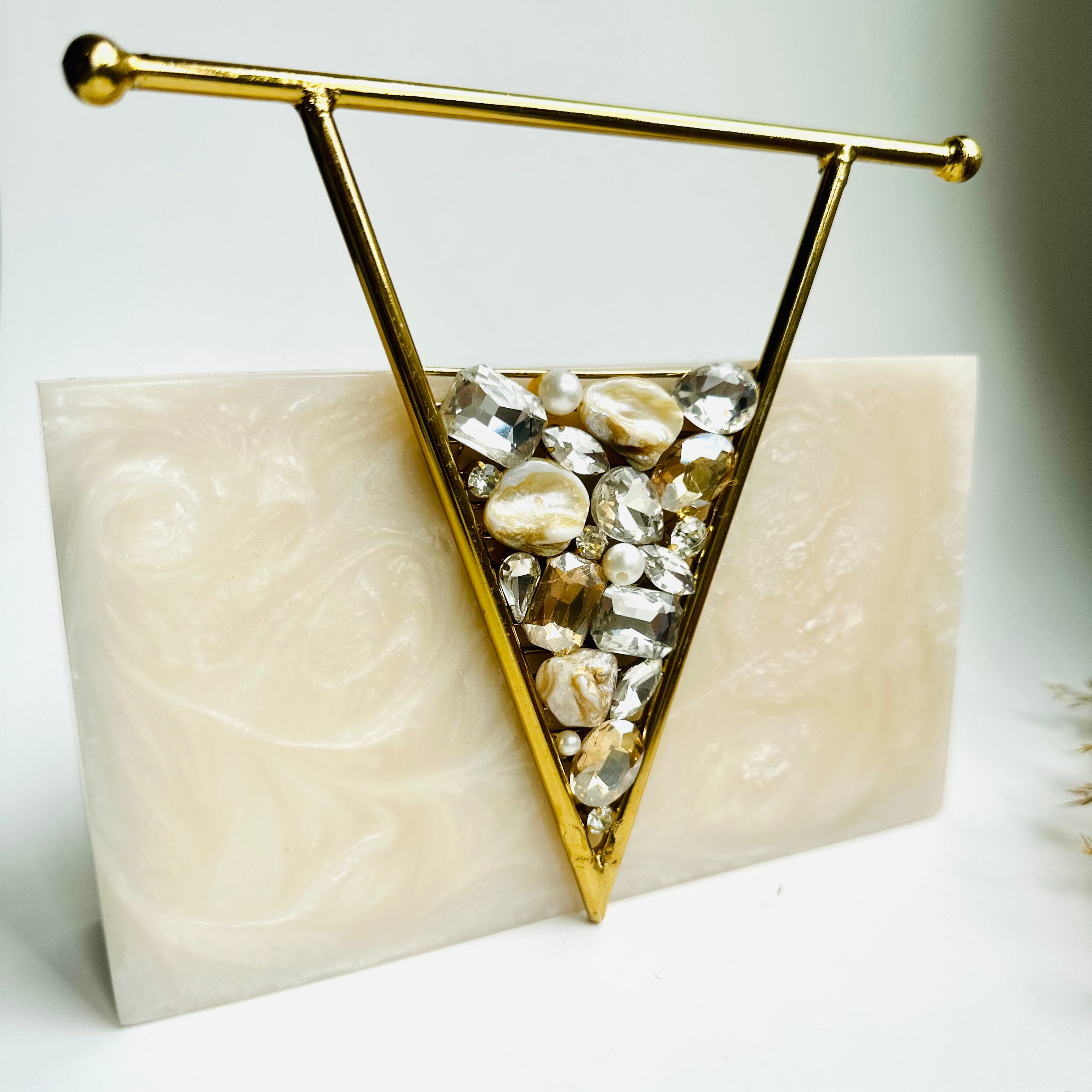 Sleek Handcrafted Geometric Clutch – Elevate Your Style Effortlessly