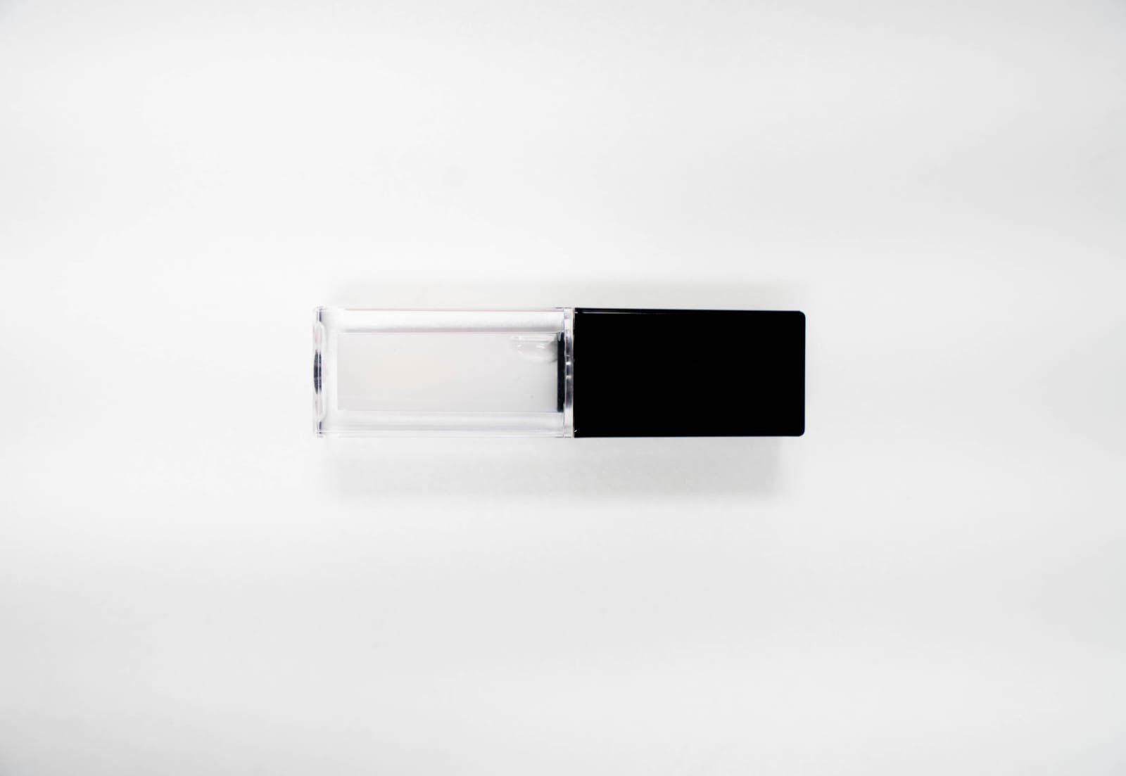Fruit Repulpant Lip Oil - Vegan Brilliance & Lip Care | FencyGrace Canada - Shopthatapp.ca
