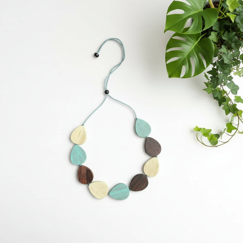 Wooden Tear Drop Necklace - Shopthatapp.ca