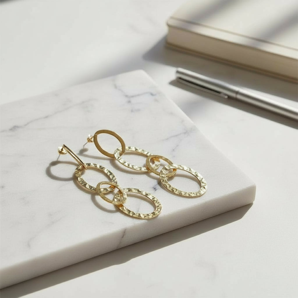 Linked Oval Earrings Gold Stainless Steel - Elegant Everyday Jewelry - Shopthatapp.ca