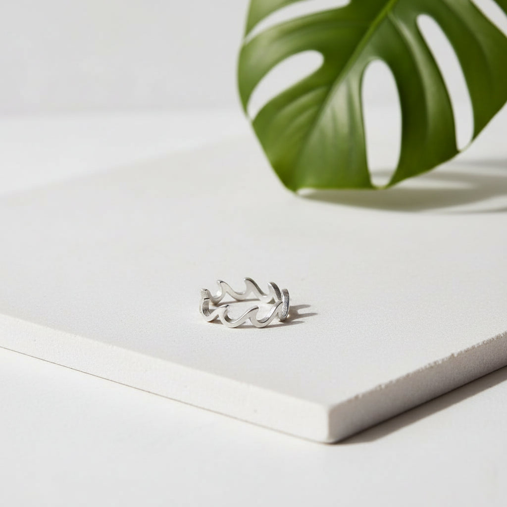 Wave Ring Silver Plate - Elegantly Crafted Ocean-Inspired Jewelry - Shopthatapp.ca