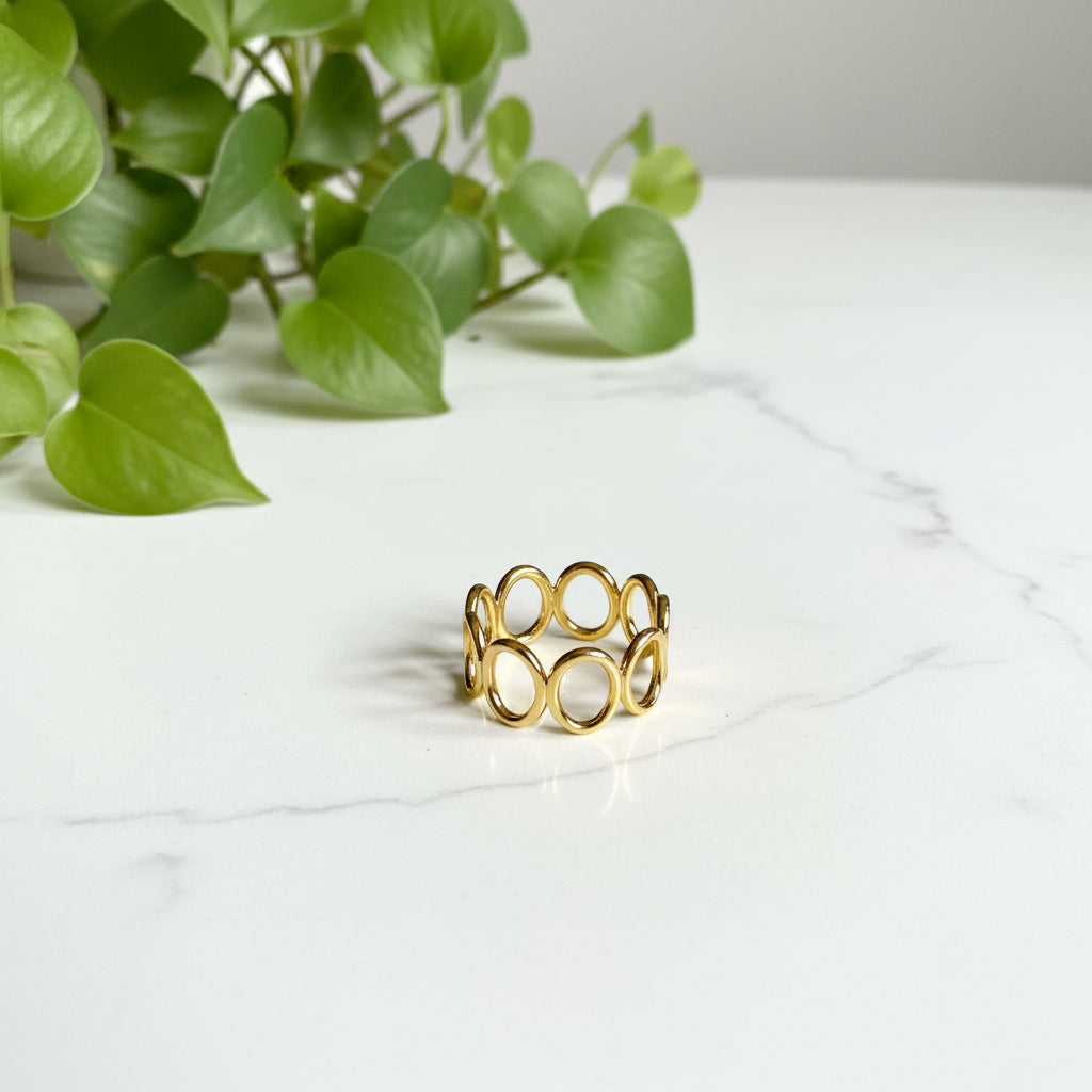Oval Gold Plated Ring - Elegant Gold Plate Design - Shopthatapp.ca