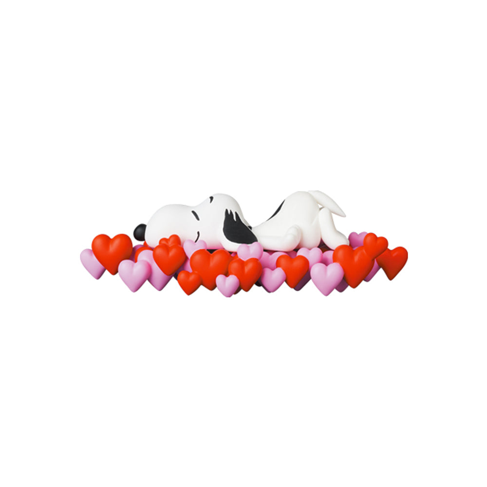 UDF Peanuts Series 13: Full of Heart Snoopy Ultra Detail Figure by Medicom Toy - Www.Shopthatapp.ca