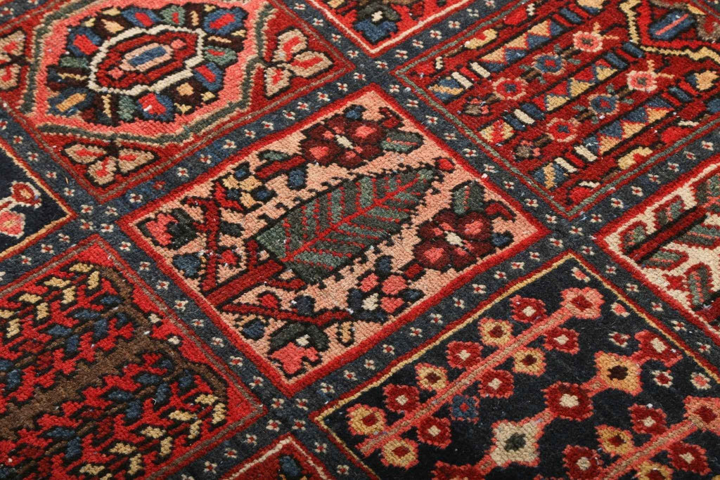 Persian Bakhtiari Rug | 8' 6" x 12' 6"