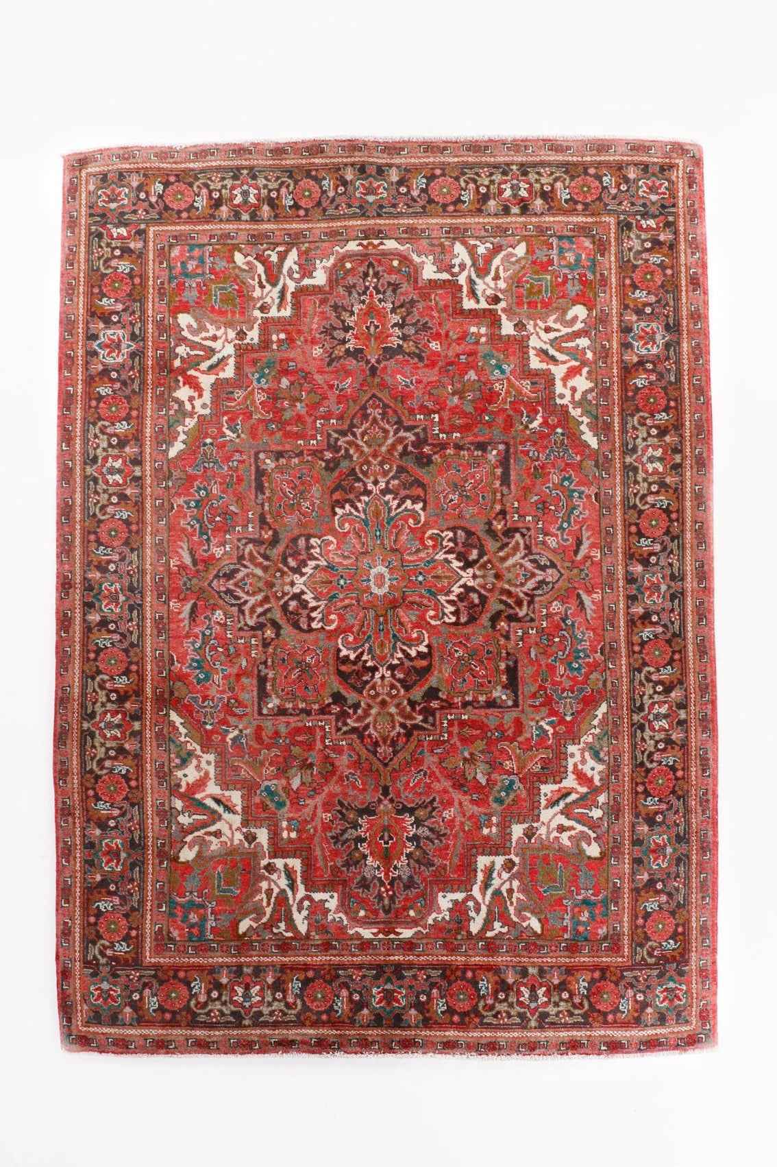 Persian Heriz Rug | 6' 9" x 9' 6"