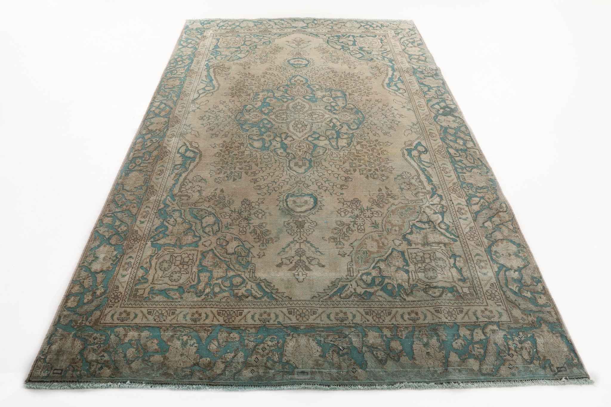 Persian Tabriz Rug | 5' 9" x 9' 1"