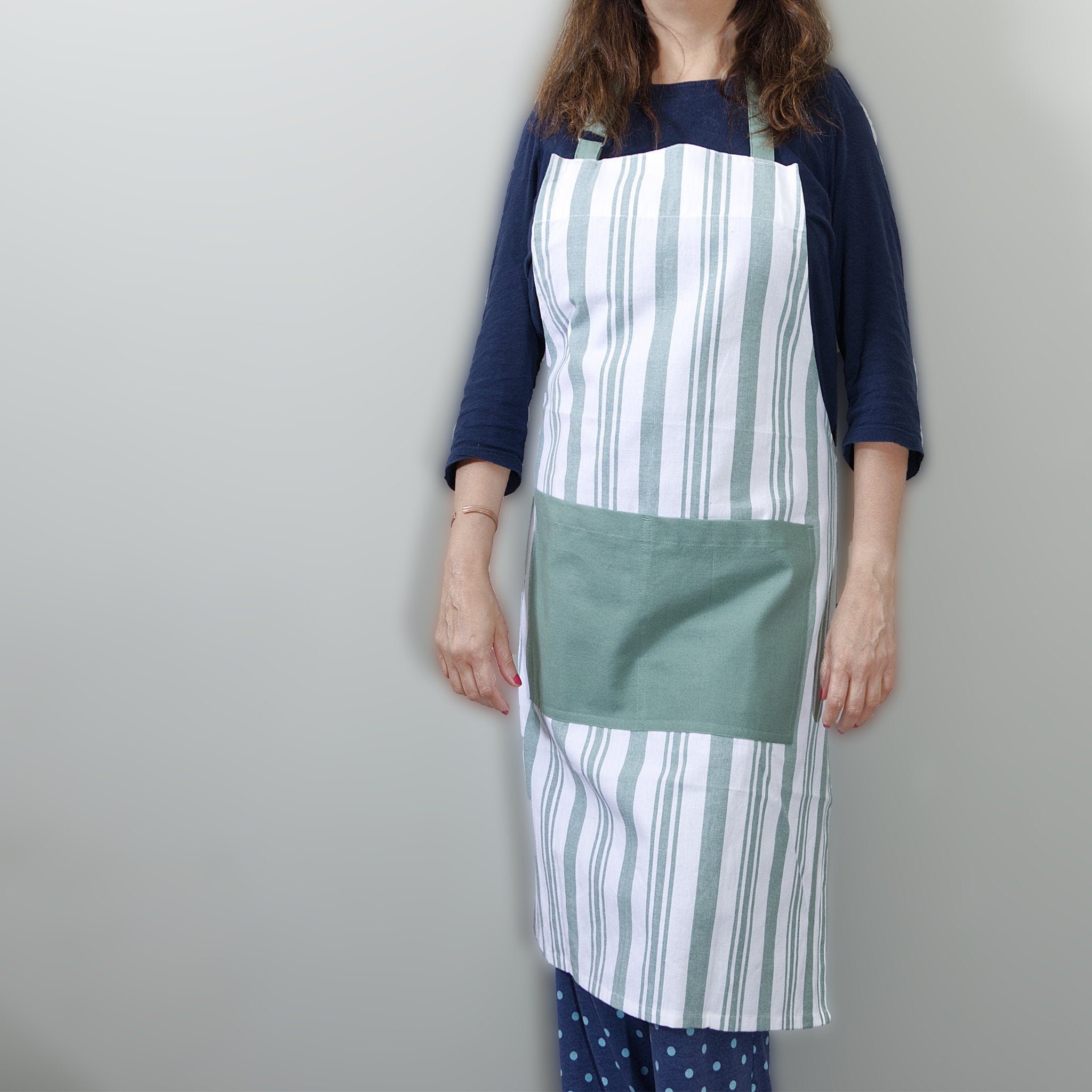 Everyday Classic: Performance Aprons (3 Colors) - Shopthatapp.ca