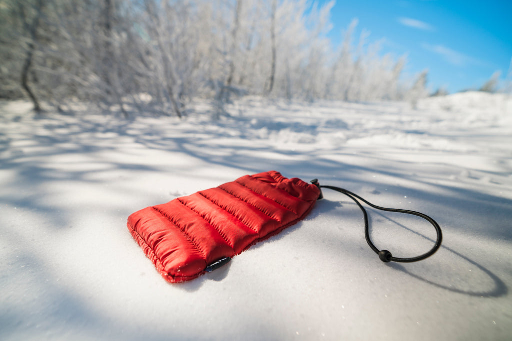 Hot Poc Sleeper - Outdoor Phone Protection Gear - Www.Shopthatapp.ca