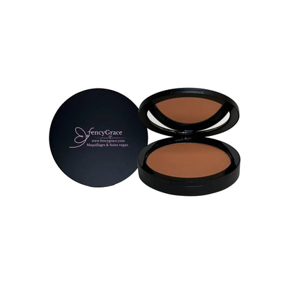 Vegan FencyGrace Anne 133 compact powder with natural finish, beige shade, in sleek compact case, ideal for a smooth, matte look