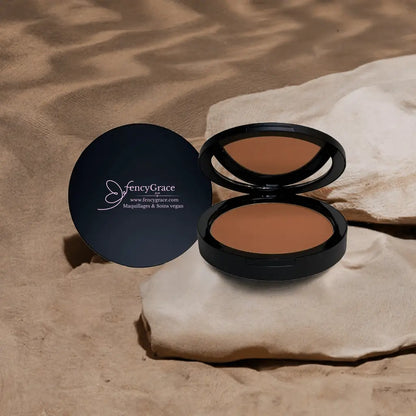 FencyGrace Anne 133 vegan compact powder with natural finish, featuring a pressed powder compact in a sleek case.