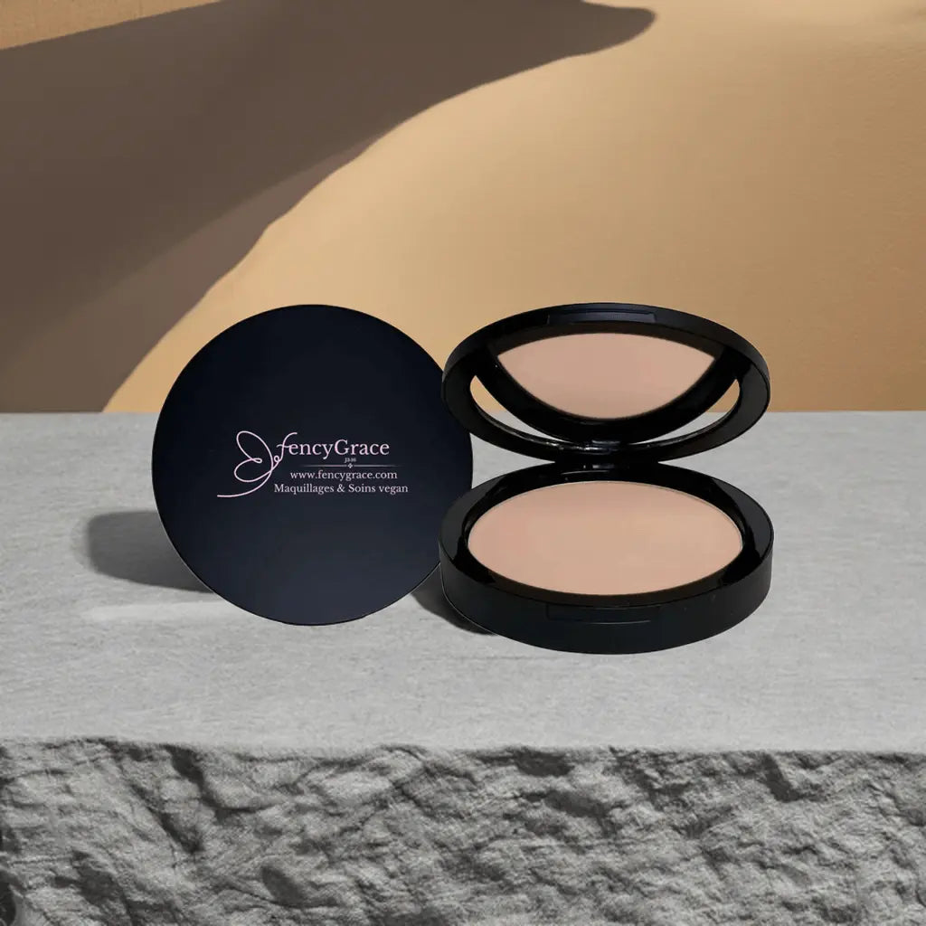 FencyGrace vegan powder compact in shade Jael 101 for a smooth, velvety complexion, high-end beauty and makeup product.