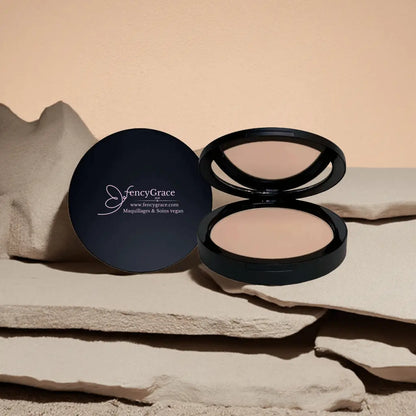 FencyGrace vegan compact powder in shade Jael 101, providing a smooth, velvety finish for a flawless complexion.
