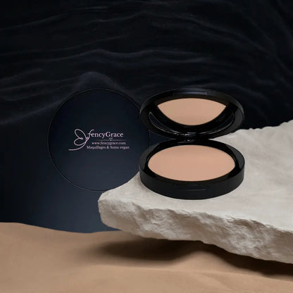 Vegan Mali 103 compact powder by FencyGrace, high-end makeup product with natural finish, for a smooth, radiant complexion.