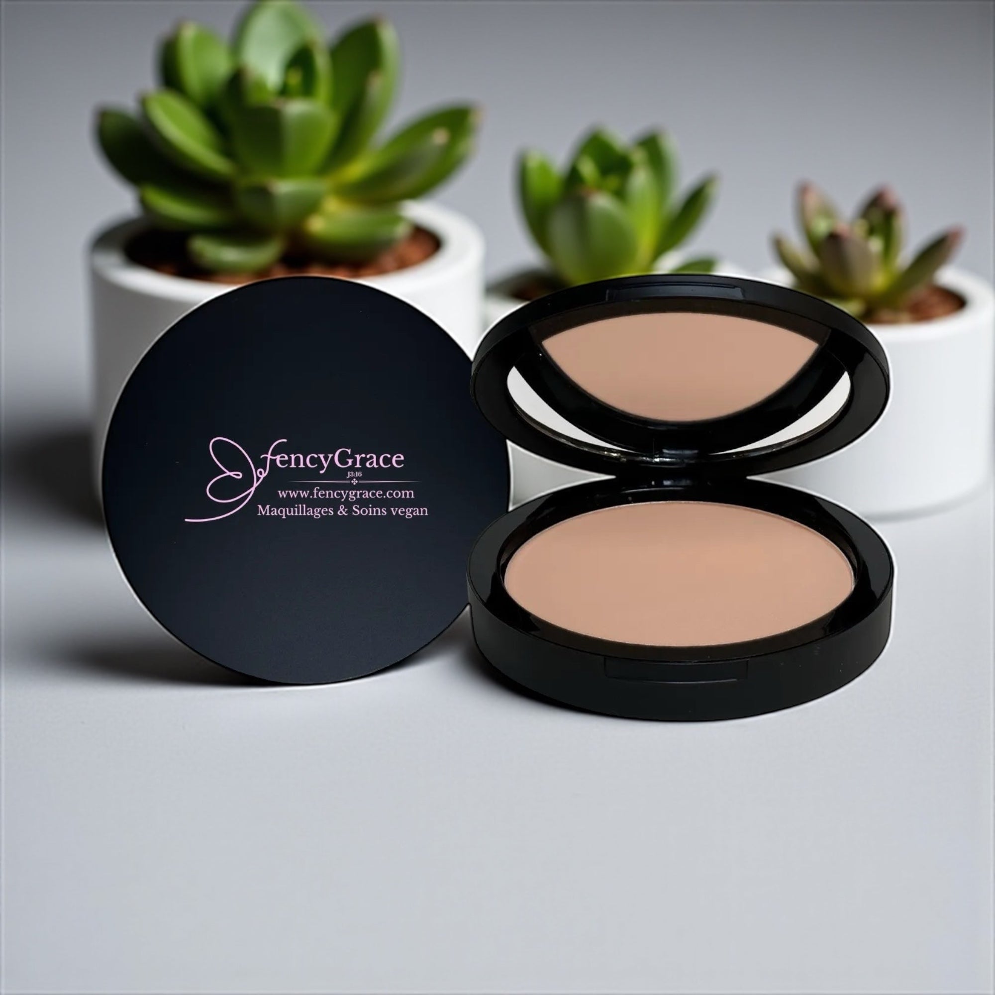 Poudre Compacte Végan Mali 103 – Fini Naturel | FencyGrace - Shopthatapp.ca