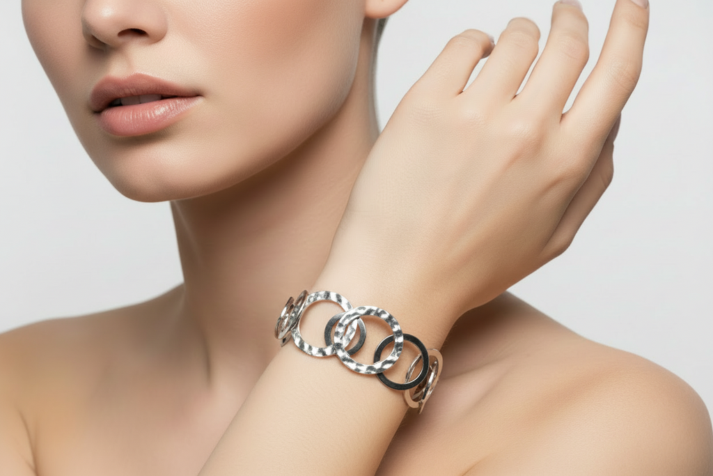Linked Circle Bracelet - Grey Stainless Steel - Shopthatapp.ca