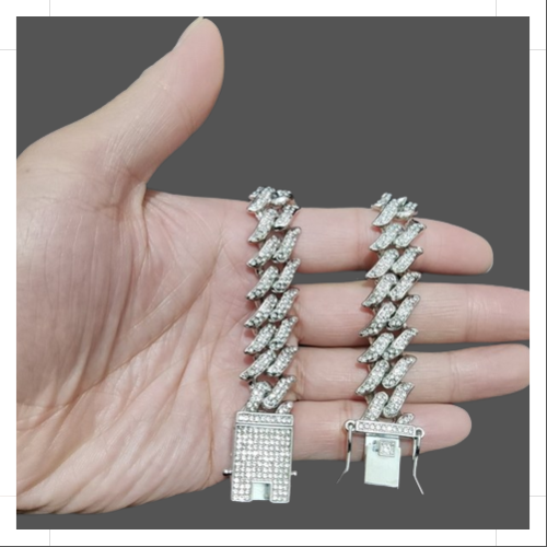Elevate Your Wardrobe with the Prong Cuban Link Bracelet Silver