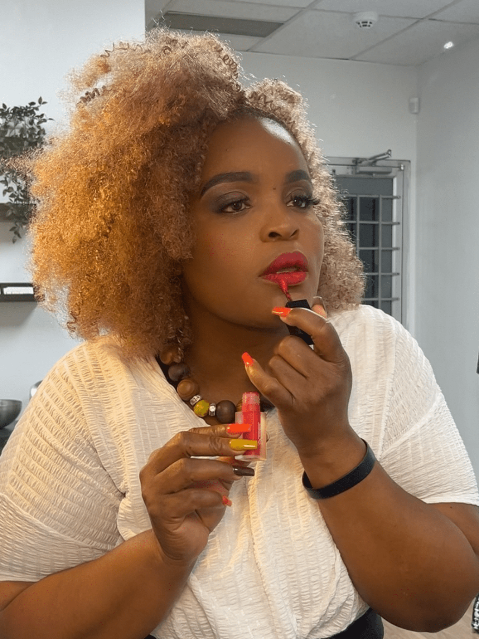 Vegan Matte Lipstick True Crimson 77 – Intense Color & Long-Lasting Wear - Shopthatapp.ca