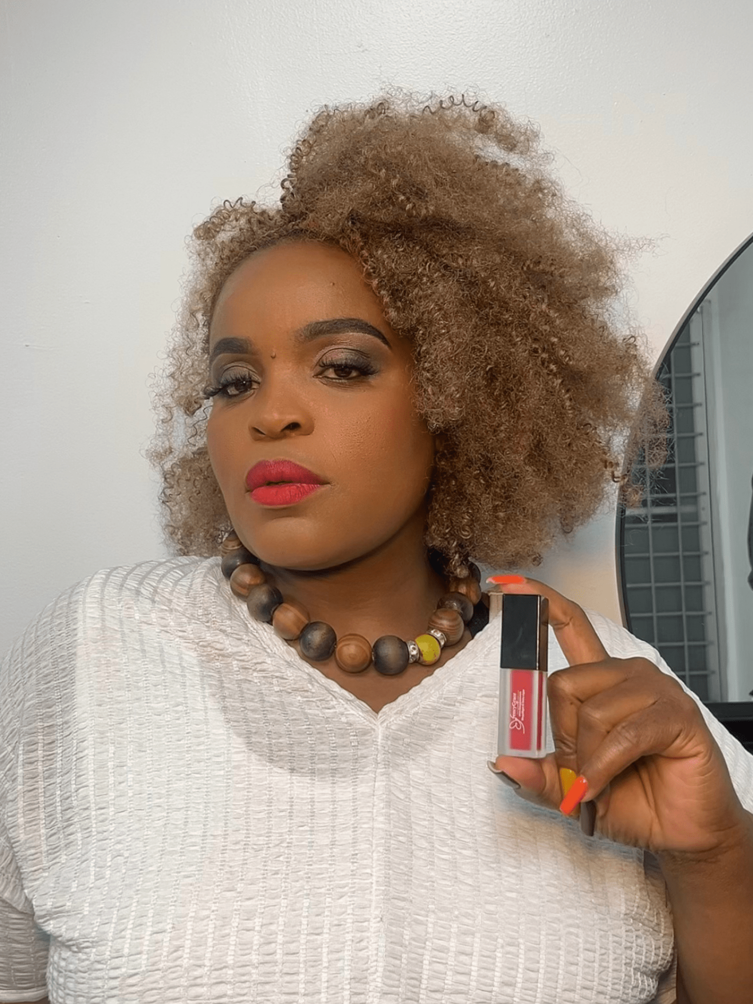 Vegan Matte Lipstick True Crimson 77 – Intense Color & Long-Lasting Wear - Shopthatapp.ca