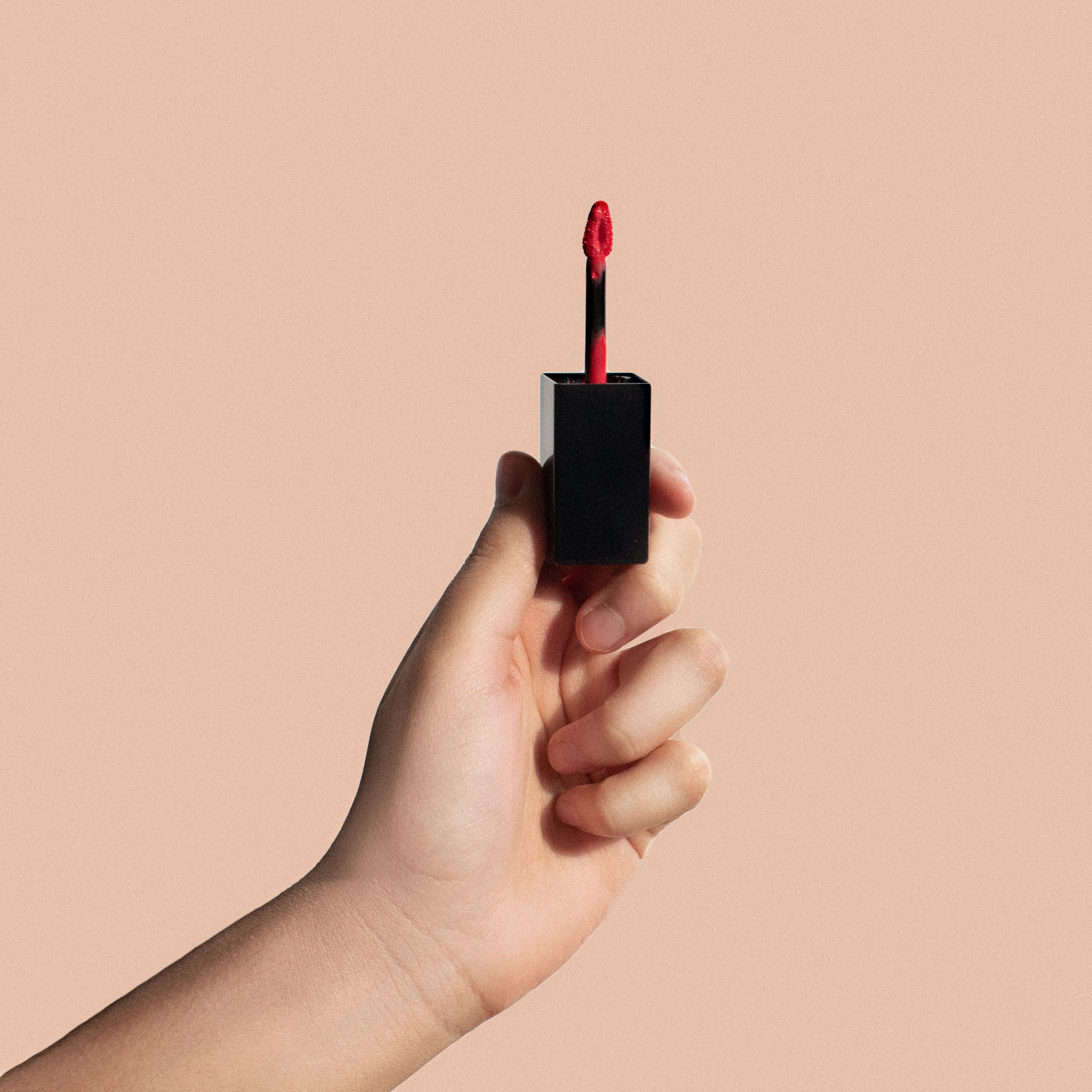 Vegan Taupe Matte Lipstick - Rouge à lèvres mat Taupe 70 avec Fini Velouté et Hydratation Optimale - Shopthatapp.ca