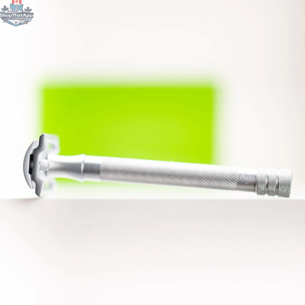 Merkur Safety Razor - 3-Piece DE with Closed Comb, Knurled Extra Long Handle in Matte Chrome - Shopthatapp.ca