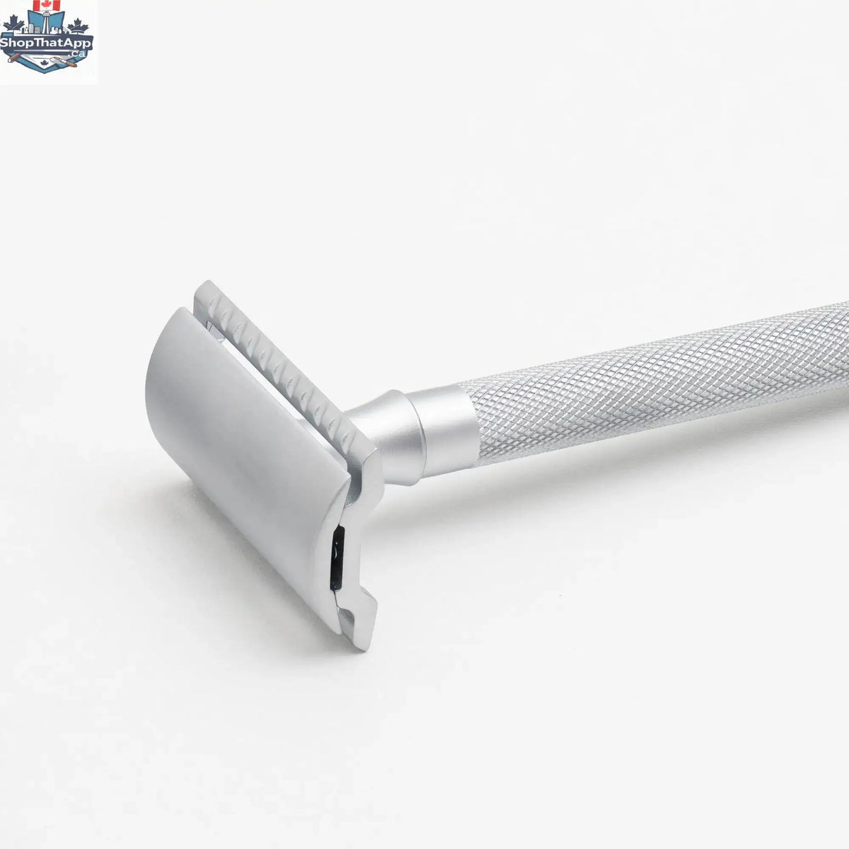 Merkur Safety Razor - 3-Piece DE with Closed Comb, Knurled Extra Long Handle in Matte Chrome - Shopthatapp.ca