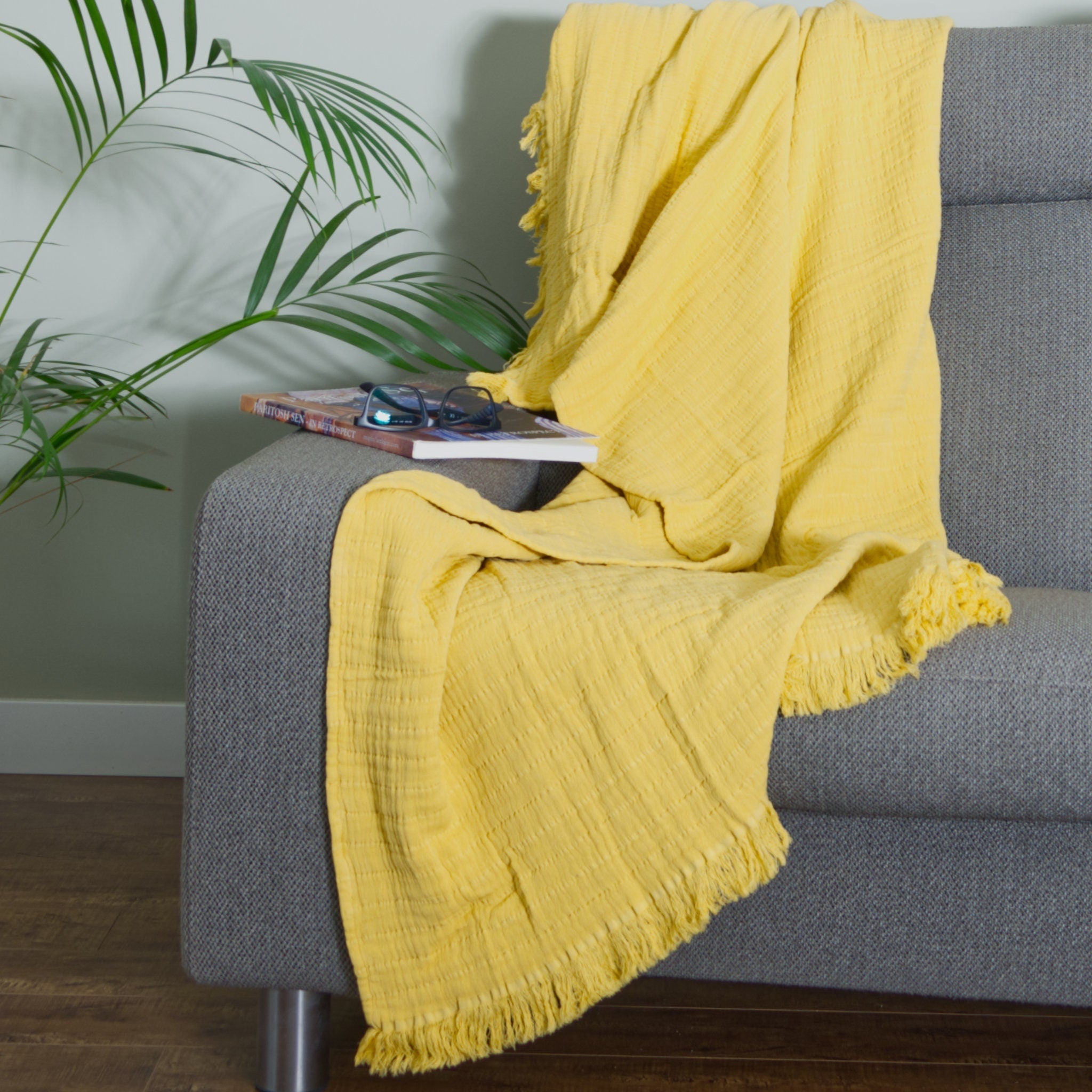 Wearable Seersucker Cotton Throw (2 Colors) - Shopthatapp.ca