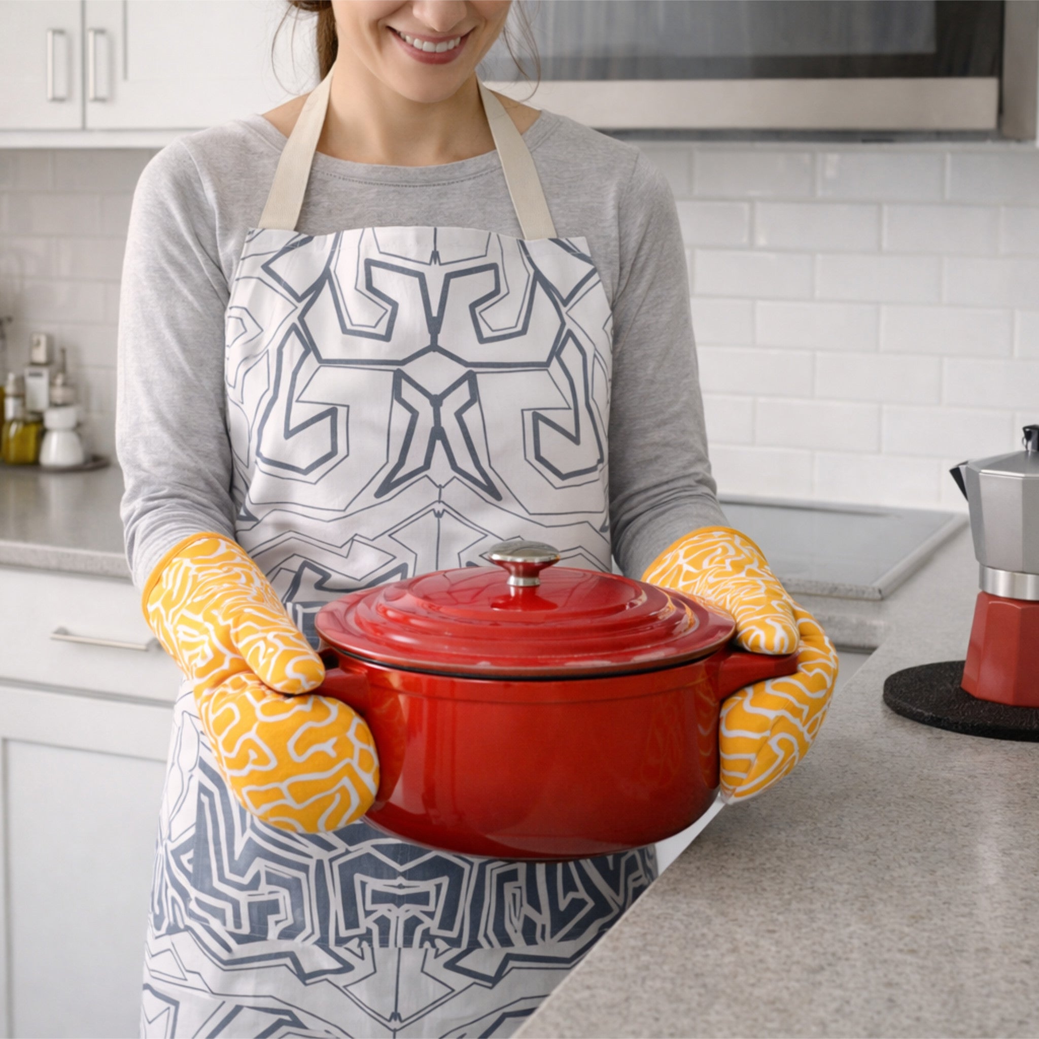 Squiggles: Uh-Mazing Apron (2 Colors) - Shopthatapp.ca