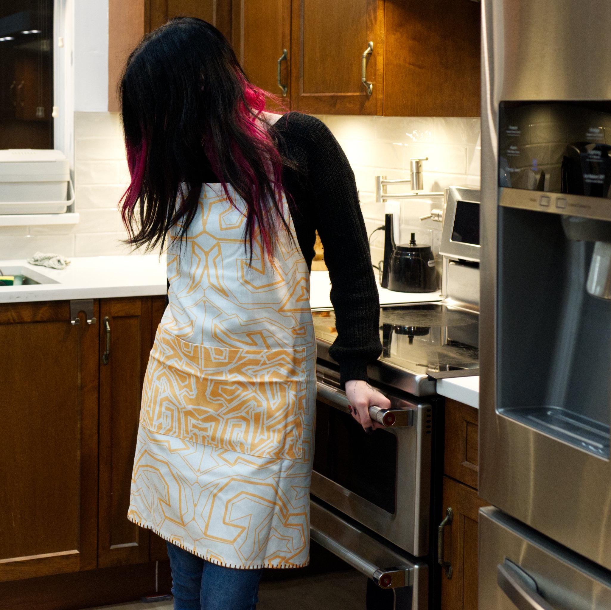 Squiggles: Uh-Mazing Apron (2 Colors) - Shopthatapp.ca