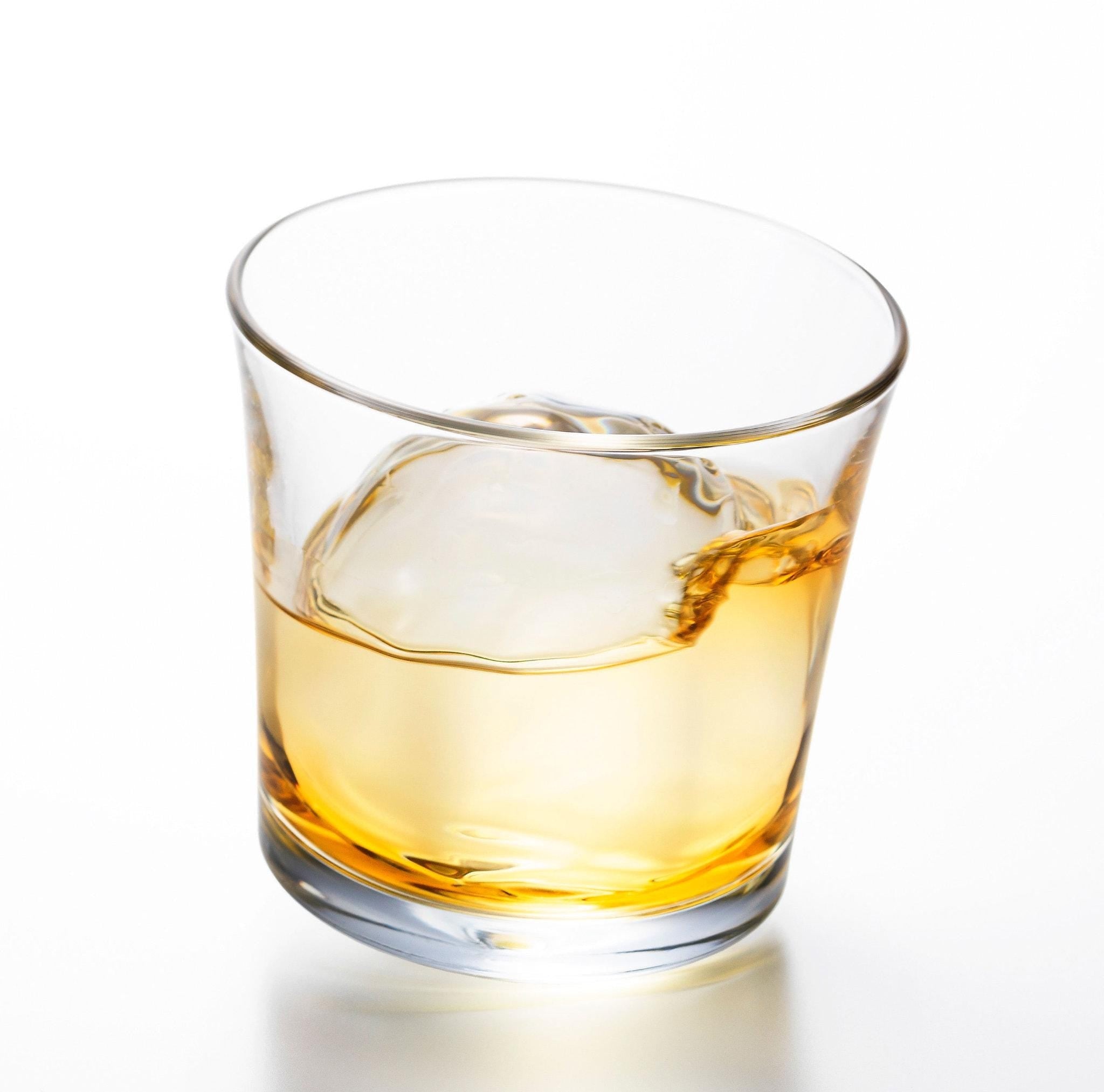 Tottering Whiskey Glasses [Japan] - Shopthatapp.ca