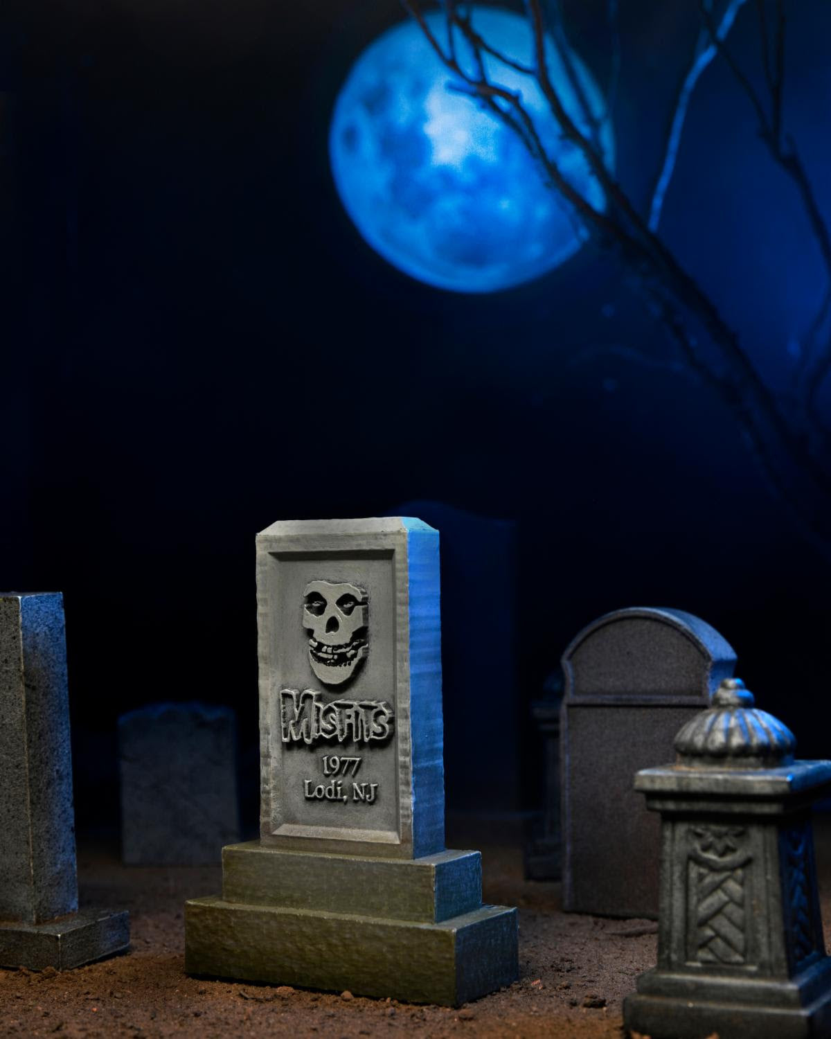 The Misfits -  Scale Action Figure - Ultimate Fiend - Www.Shopthatapp.ca