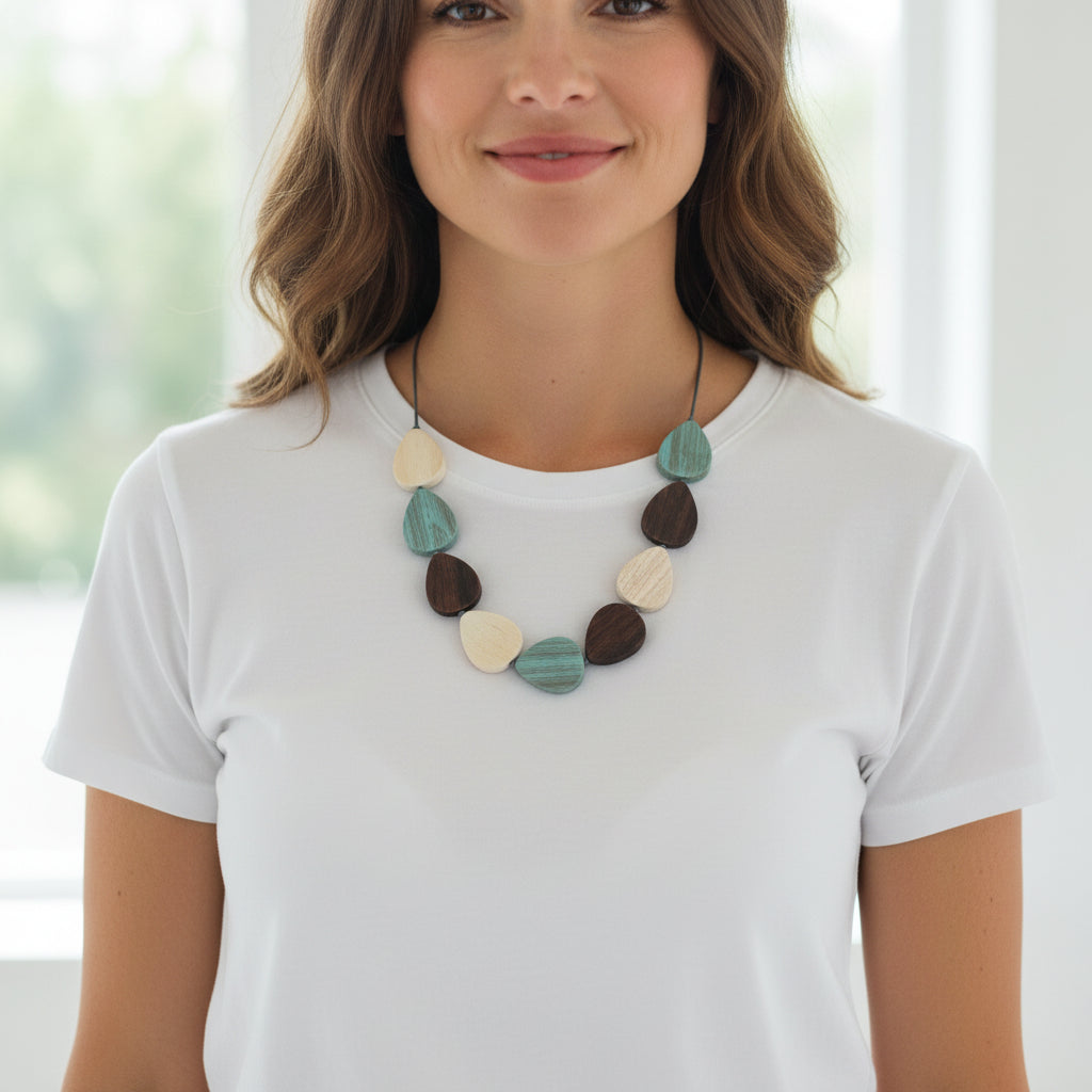Wooden Tear Drop Necklace - Shopthatapp.ca