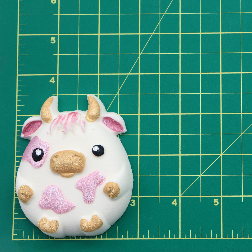 Strawberry Patch Cow - Shopthatapp.ca
